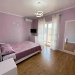 Niko\'S Apartment